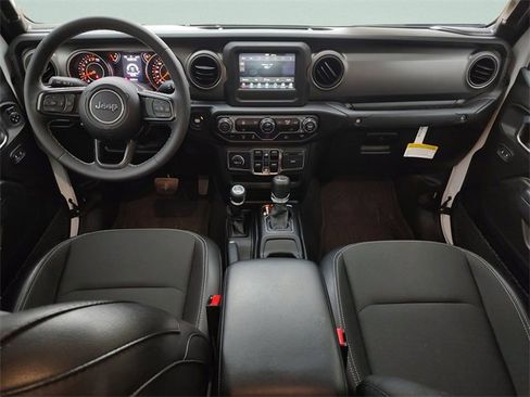 Certified 2023 Jeep Gladiator Sport S image 12