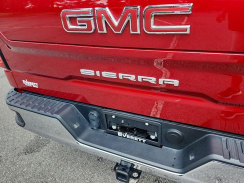 Used 2024 GMC Sierra 1500 SLT w/ SLT Premium Package AWD/4WD image 4