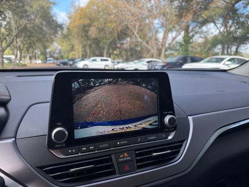 Used 2025 Nissan Altima 2.5 SR image 20