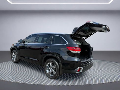 Used 2018 Toyota Highlander Limited Platinum AWD/4WD image 9