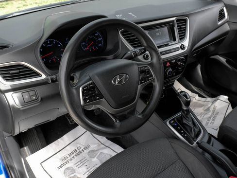 Used 2020 Hyundai Accent SE w/ Cargo Package image 3