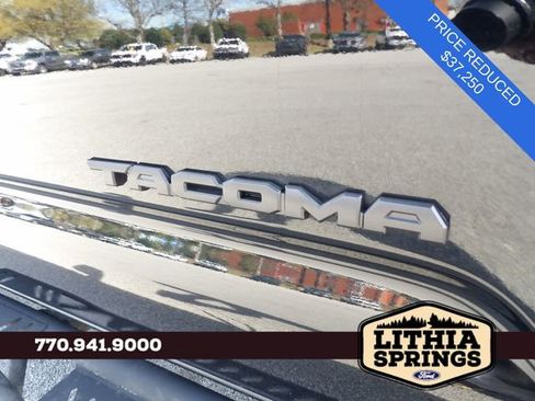 Used 2023 Toyota Tacoma TRD Off-Road w/ Technology Package image 15