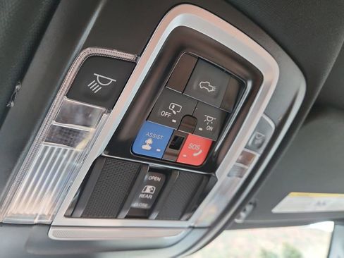 Used 2022 RAM 1500 Limited w/ Bed Utility Group image 26