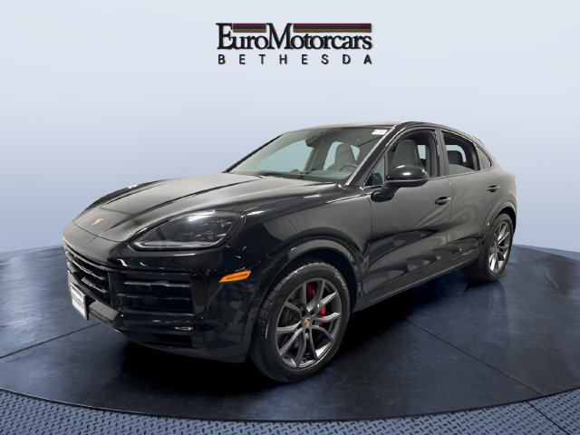 Used 2024 Porsche Cayenne S AWD/4WD image 1