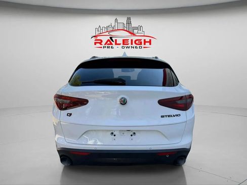 Used 2020 Alfa Romeo Stelvio Sprint w/ Nero Edizione image 3