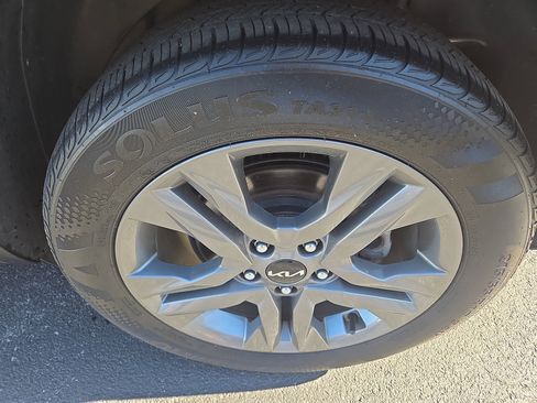 Used 2023 Kia Seltos LX image 11