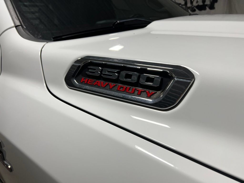 Used 2024 RAM 3500 SLT w/ Quick Order Package 2YG SLT AWD/4WD image 11