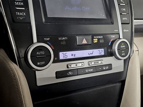 Used 2014 Toyota Camry XLE image 13