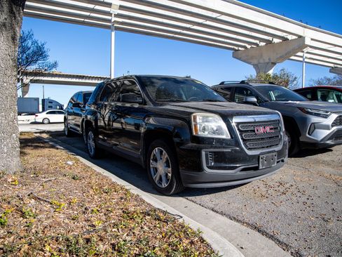 Used 2017 GMC Terrain SLE image 5