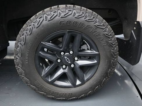 Used 2026 Chevrolet Silverado 1500 Custom Trail Boss AWD/4WD image 13