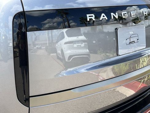 New 2025 Land Rover Range Rover Long Wheelbase SE image 10
