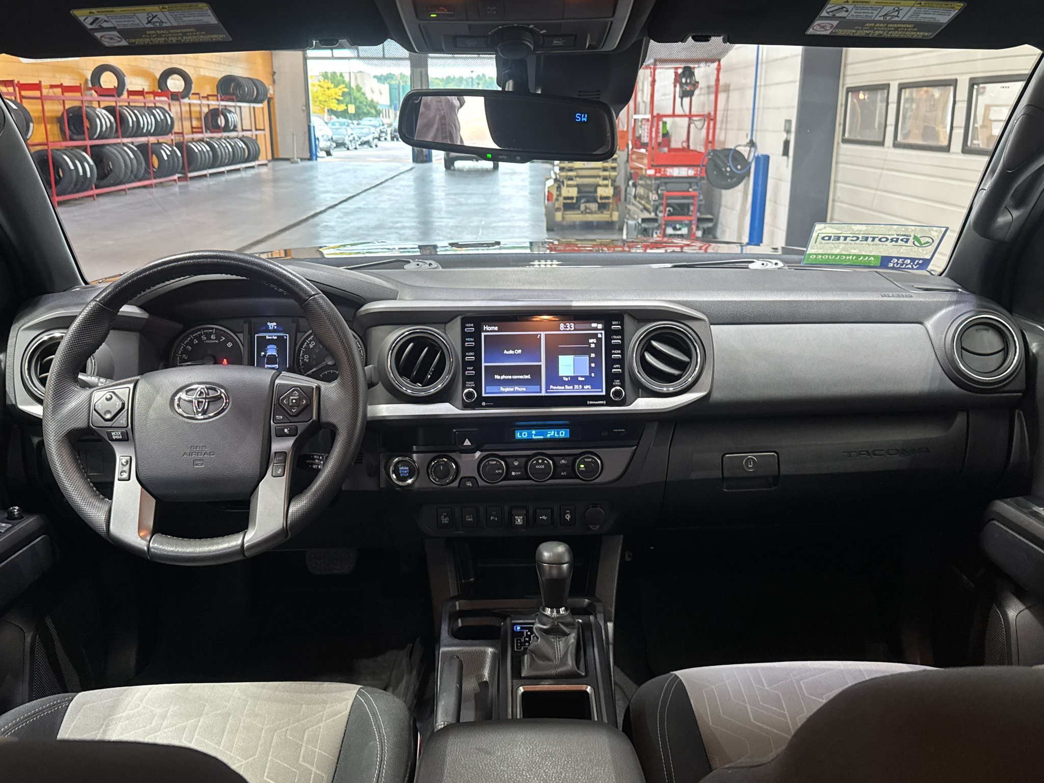 Used 2023 Toyota Tacoma TRD Off-Road w/ Technology Package AWD/4WD image 12