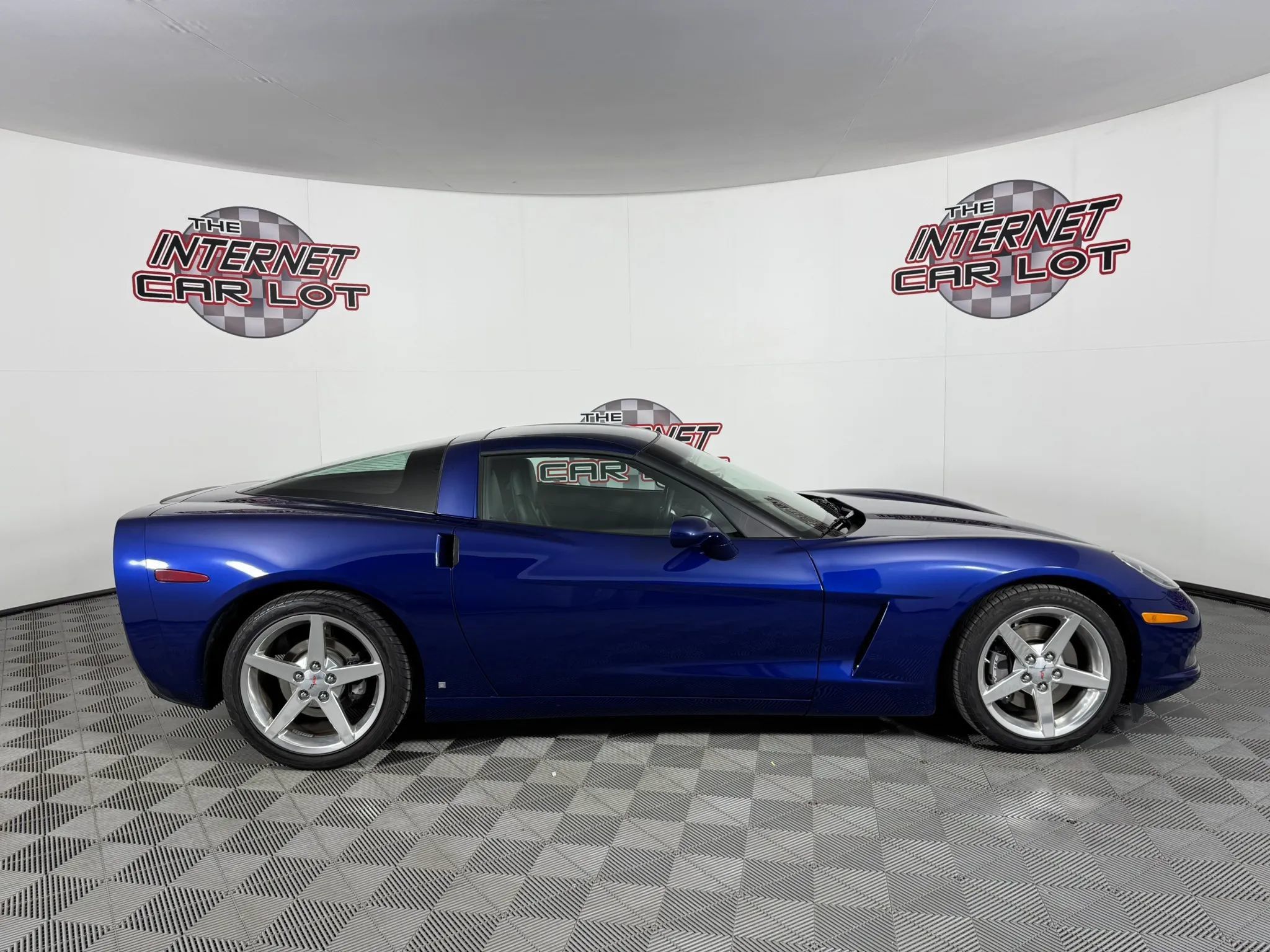 Used 2006 Chevrolet Corvette Coupe w/ Preferred Equipment Group RWD image 8