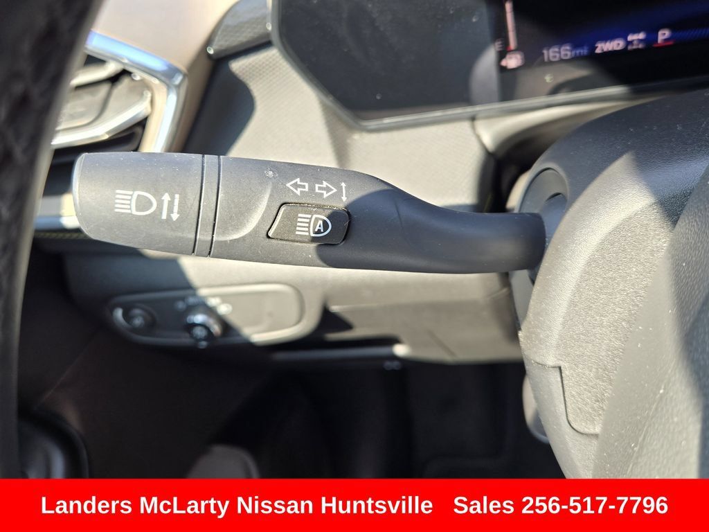 Used 2025 Chevrolet TrailBlazer ACTIV w/ Driver Confidence Package AWD/4WD image 27