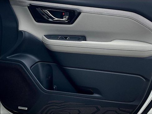 Used 2025 Subaru Forester Limited image 20