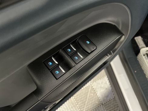 New 2025 Ford Maverick XL w/ Equipment Group 101A image 15