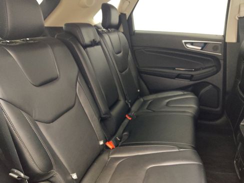 Used 2019 Ford Edge Titanium w/ Cold Weather Package AWD/4WD image 19