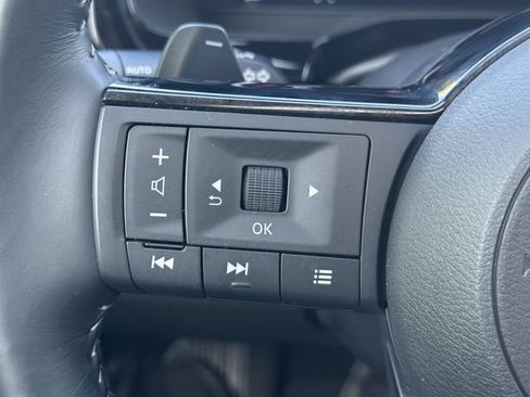 Certified 2025 Nissan Pathfinder Platinum FWD image 27
