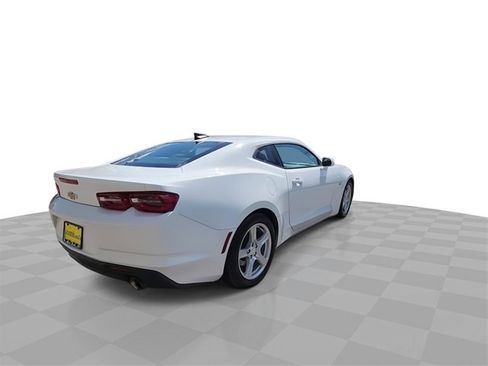 Used 2023 Chevrolet Camaro LT image 8