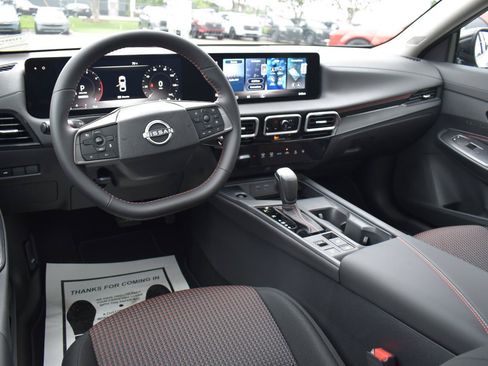New 2026 Nissan Sentra SR w/ Floor Mat Package FWD image 26