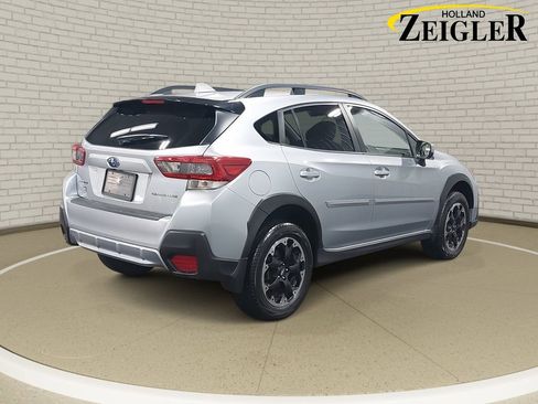 Used 2022 Subaru Crosstrek 2.0i Premium w/ Moonroof Package image 5
