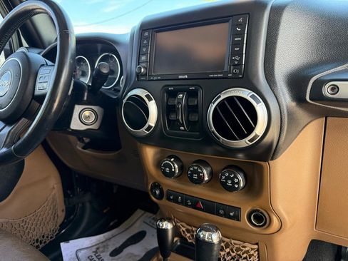Used 2013 Jeep Wrangler Unlimited Sahara w/ Dual Top Group AWD/4WD image 30