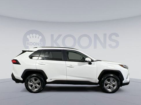 Used 2025 Toyota RAV4 XLE AWD/4WD image 12