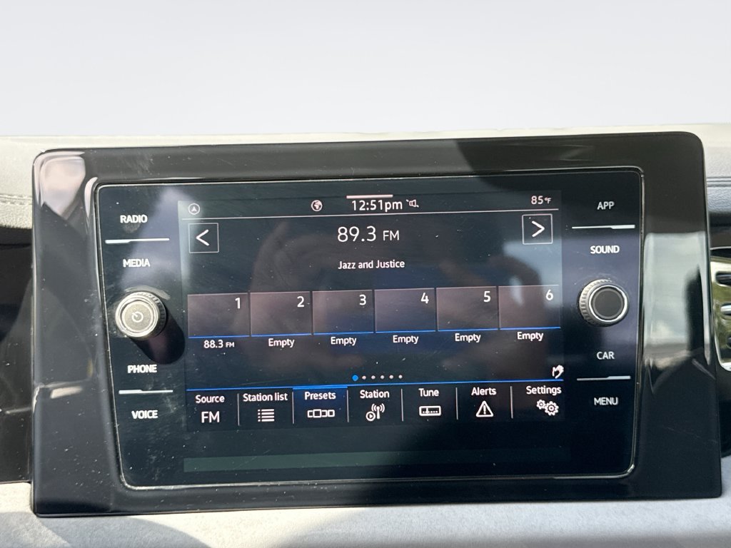 Used 2025 Volkswagen Jetta SE FWD image 20