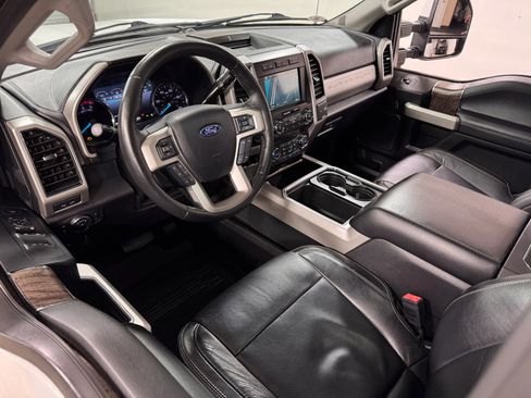 Used 2019 Ford F250 Lariat w/ Lariat Ultimate Package image 14