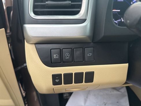 Used 2018 Toyota Highlander Plus image 18