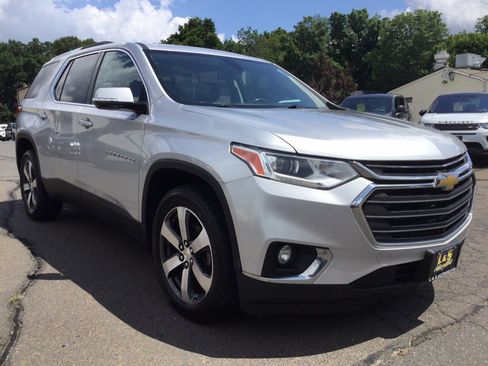 Used 2018 Chevrolet Traverse LT AWD/4WD image 6