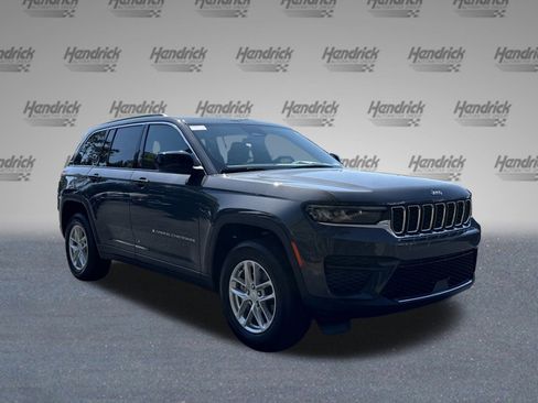 Used 2025 Jeep Grand Cherokee Laredo X w/ Luxury Tech Group I image 2