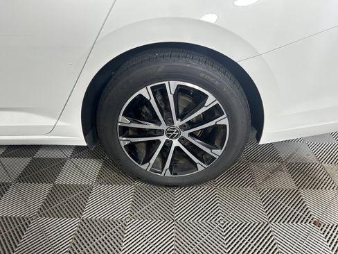 Used 2025 Volkswagen Jetta Sport FWD image 19