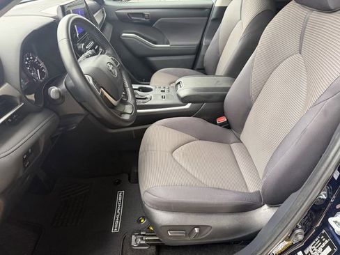 Certified 2025 Toyota Highlander LE image 14