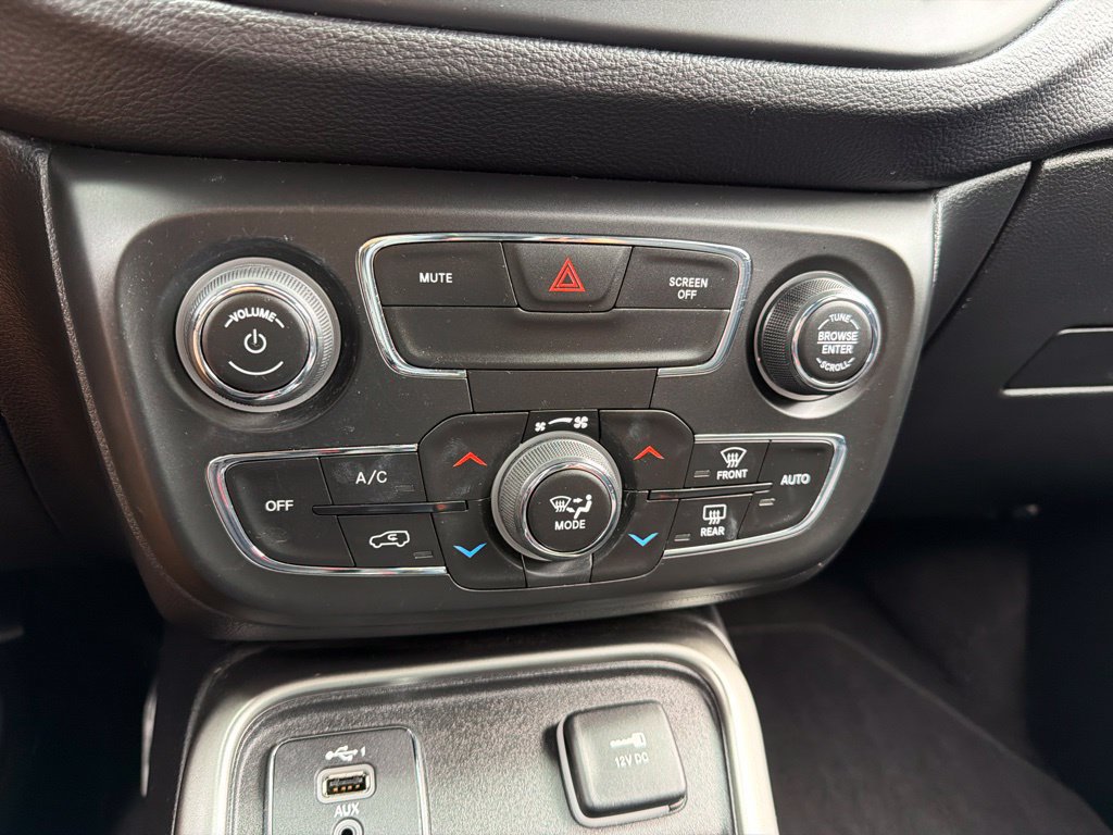 Used 2020 Jeep Compass Sport w/ Tech Group FWD image 12