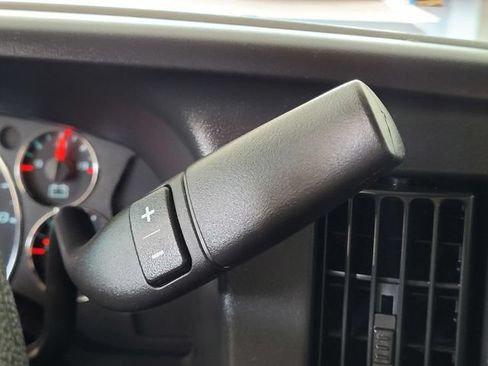 Used 2025 Chevrolet Express 3500 LT w/ LT Preferred Equipment Group RWD image 21