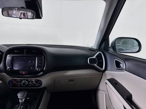 Used 2023 Kia Soul LX w/ LX Technology Package image 22