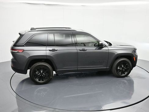 New 2026 Jeep Grand Cherokee Altitude image 30