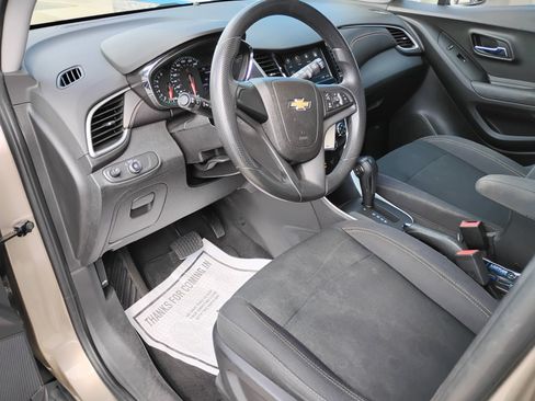 Used 2018 Chevrolet Trax LS FWD image 20