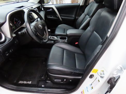 Used 2016 Toyota RAV4 Limited image 50