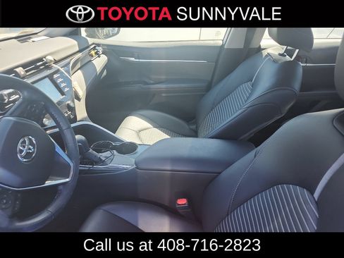 Used 2019 Toyota Camry SE w/ Convenience Package FWD image 4