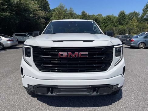 Used 2023 GMC Sierra 1500 Elevation w/ X31 Off-Road Package AWD/4WD image 8