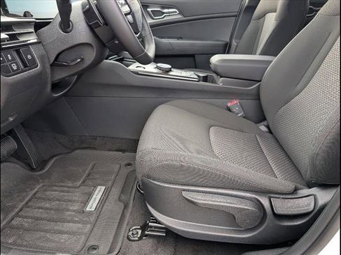 New 2026 Kia Sportage LX image 7