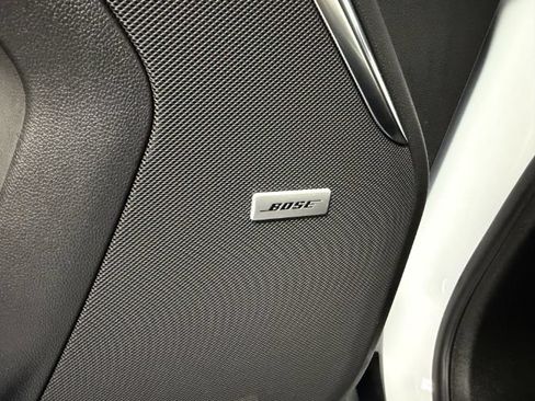 Used 2025 GMC Yukon XL Denali AWD/4WD image 13