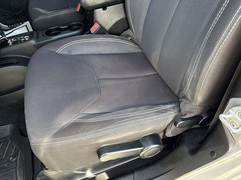 Used 2013 Jeep Wrangler Sahara image 15