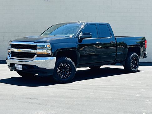 Used 2019 Chevrolet Silverado 1500 LT AWD/4WD image 3