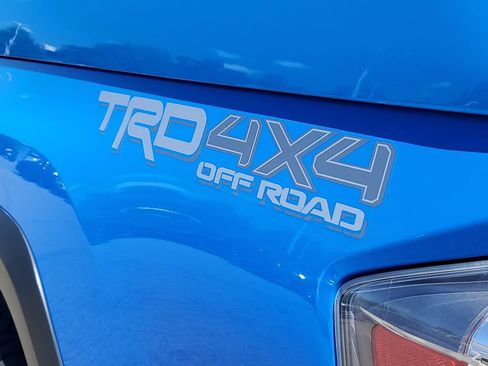 Used 2020 Toyota Tacoma TRD Off-Road AWD/4WD image 32