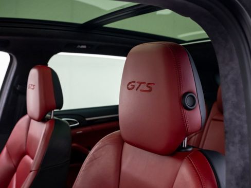 Used 2016 Porsche Cayenne GTS AWD/4WD image 17