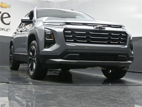 New 2026 Chevrolet Equinox LT image 3