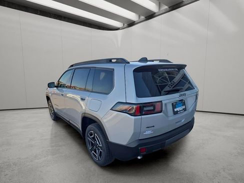 New 2026 Jeep Cherokee Laredo image 3